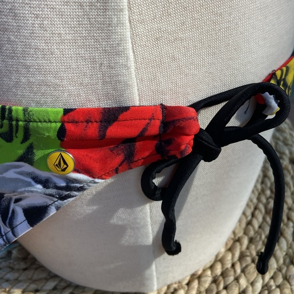 {VOLCOM} Waroses Triangle Halter & Reversible Bottoms Flower Bikini 👙 🌹 - Picture 11 of 11